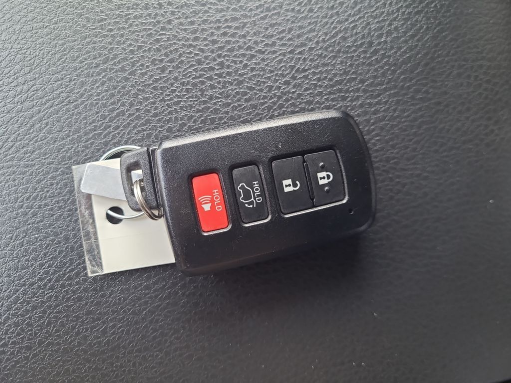 used 2019 Toyota Highlander car, priced at $29,986