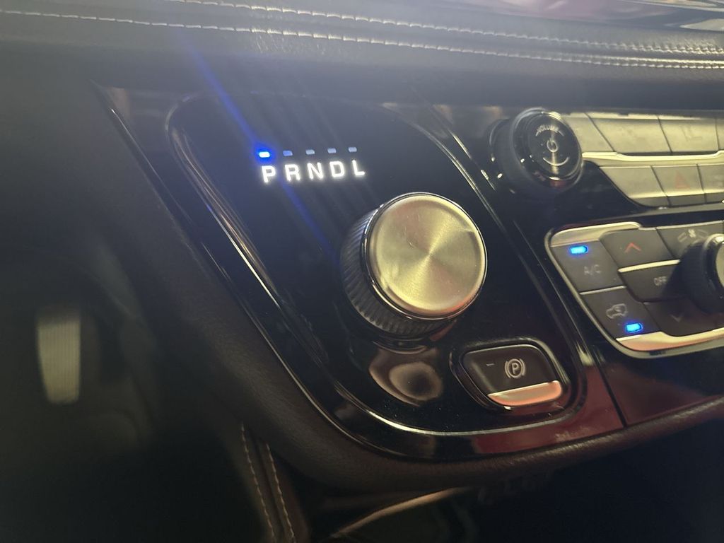 used 2021 Chrysler Pacifica Hybrid car, priced at $27,482