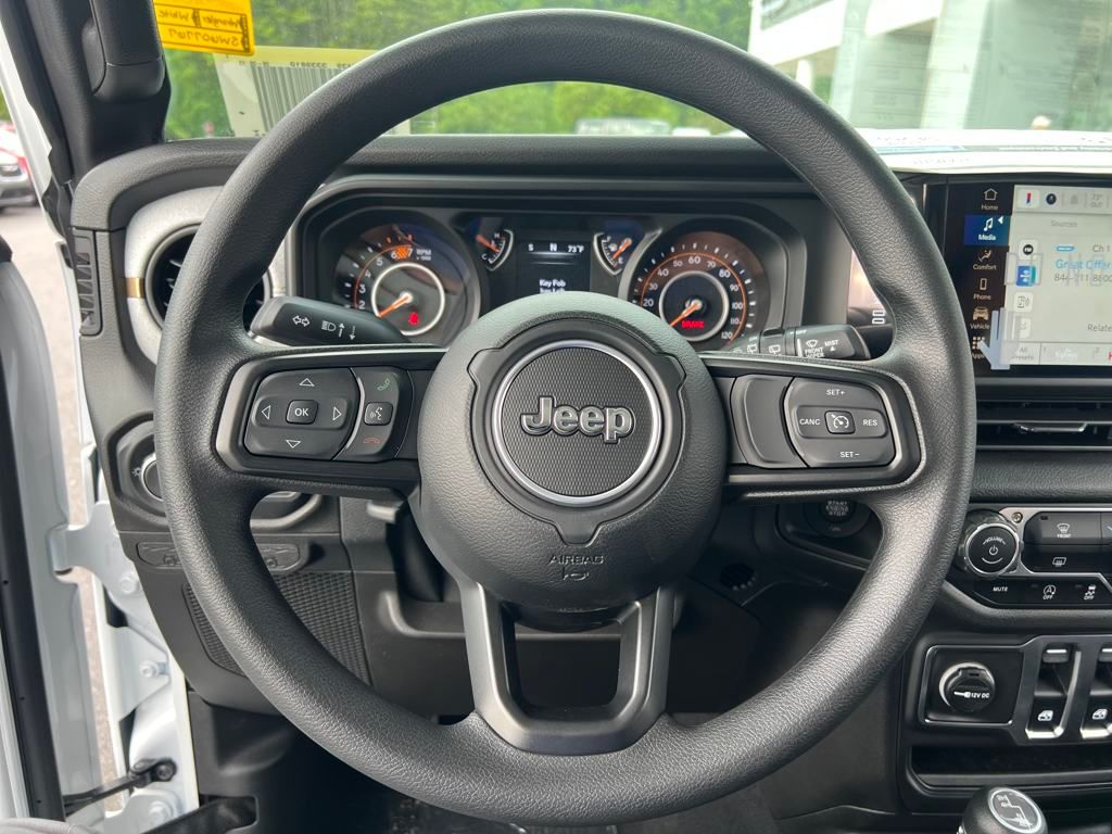 new 2025 Jeep Wrangler car, priced at $31,990