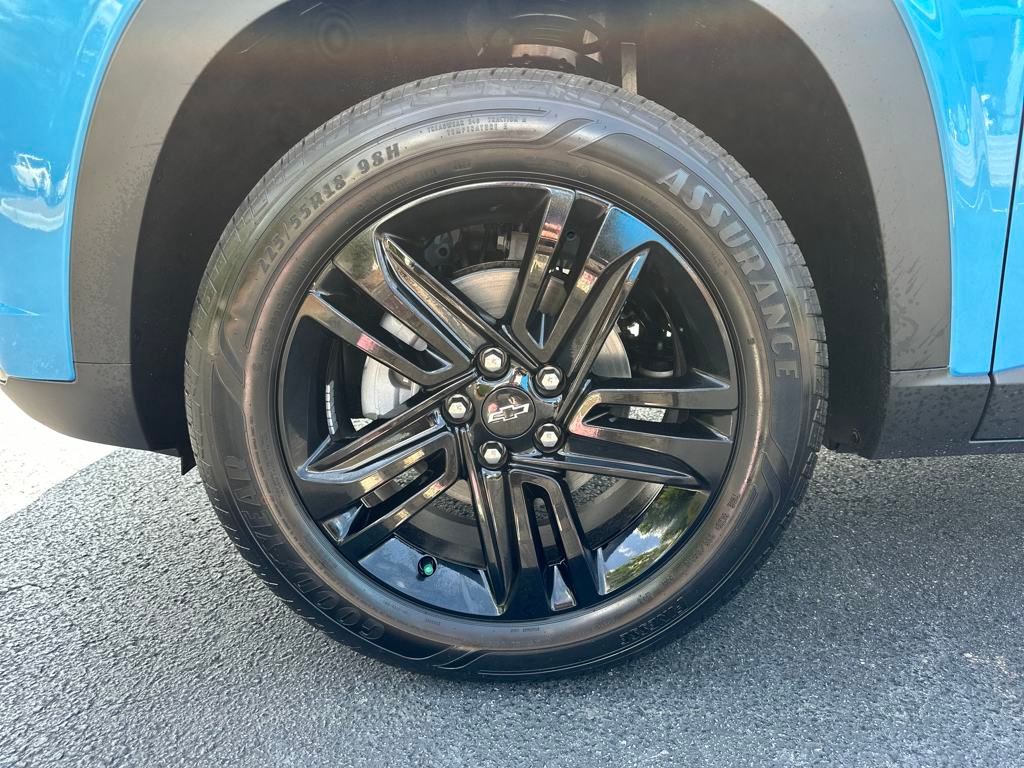 new 2025 Chevrolet Trax car, priced at $27,335