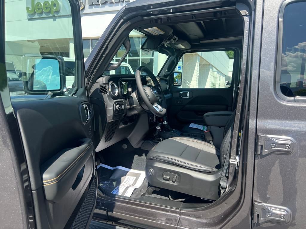 new 2025 Jeep Wrangler car, priced at $53,990