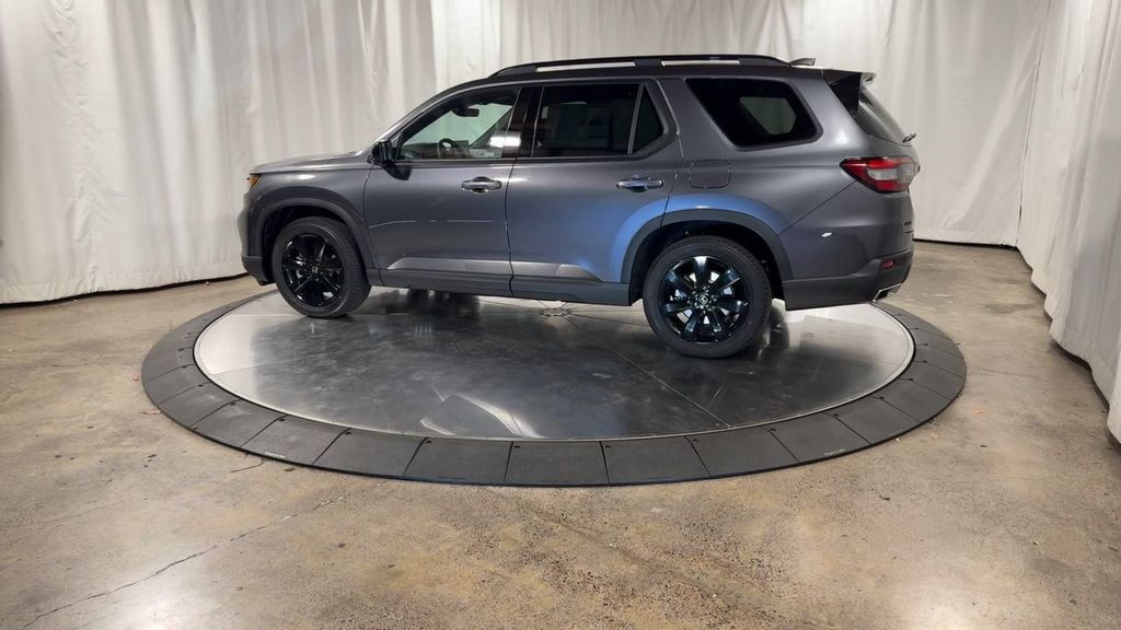 new 2025 Honda Pilot car, priced at $56,075