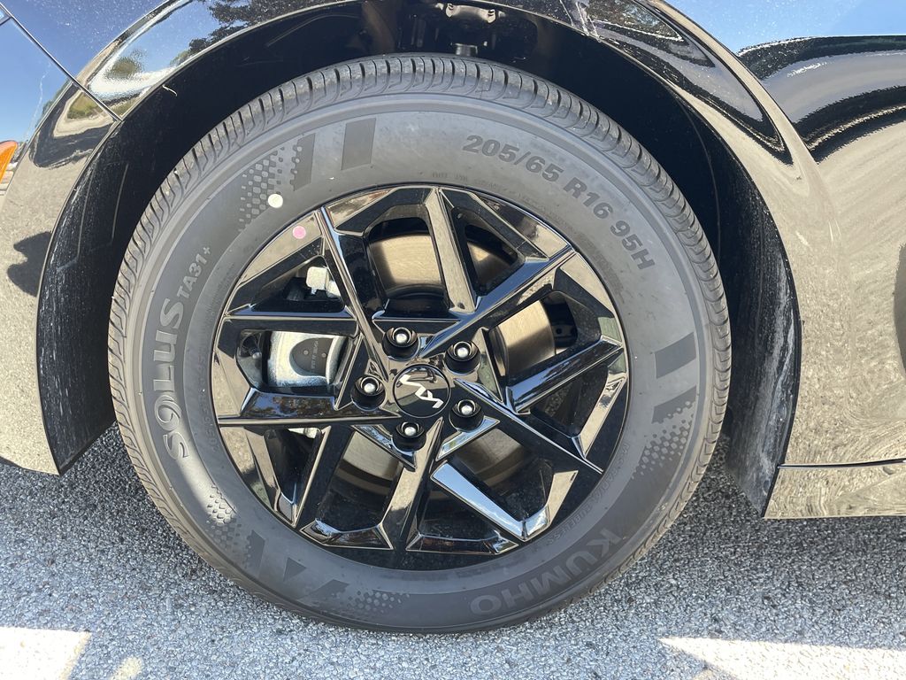 new 2026 Kia K5 car, priced at $25,738