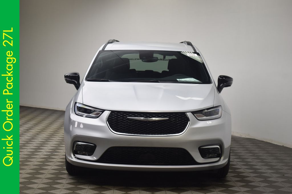 new 2026 Chrysler Pacifica car, priced at $44,544