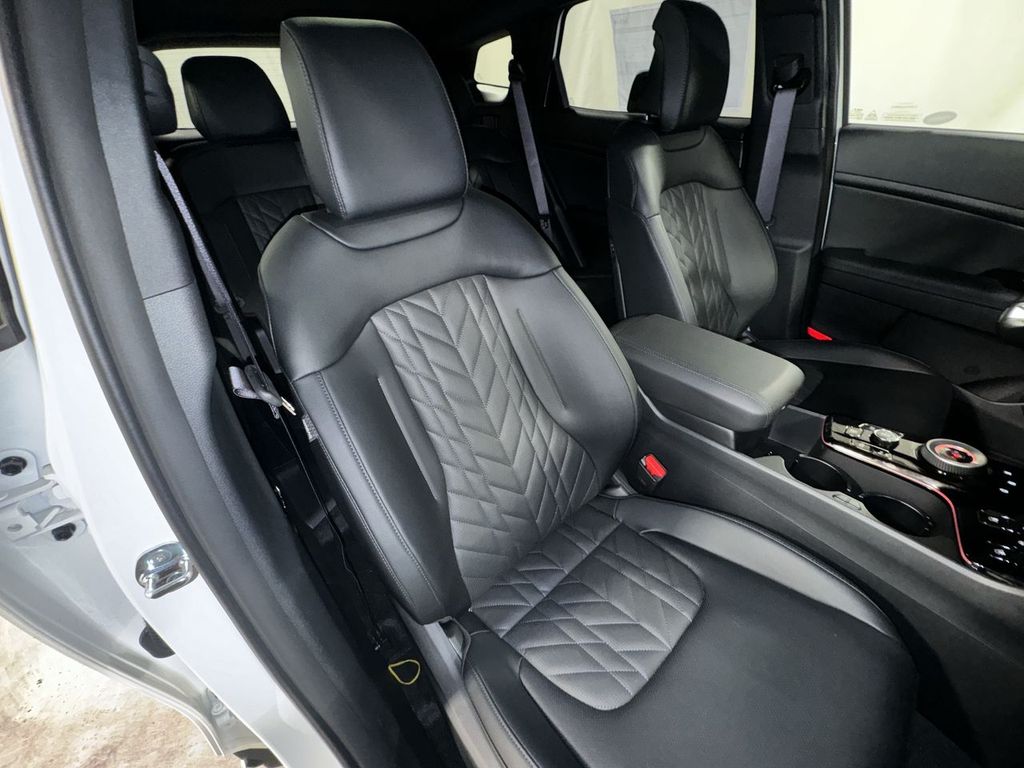 new 2025 Kia Sportage Plug-In Hybrid car, priced at $44,411