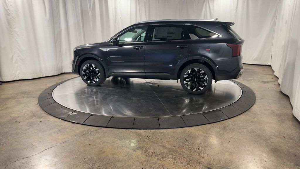new 2025 Kia Sorento car, priced at $40,546