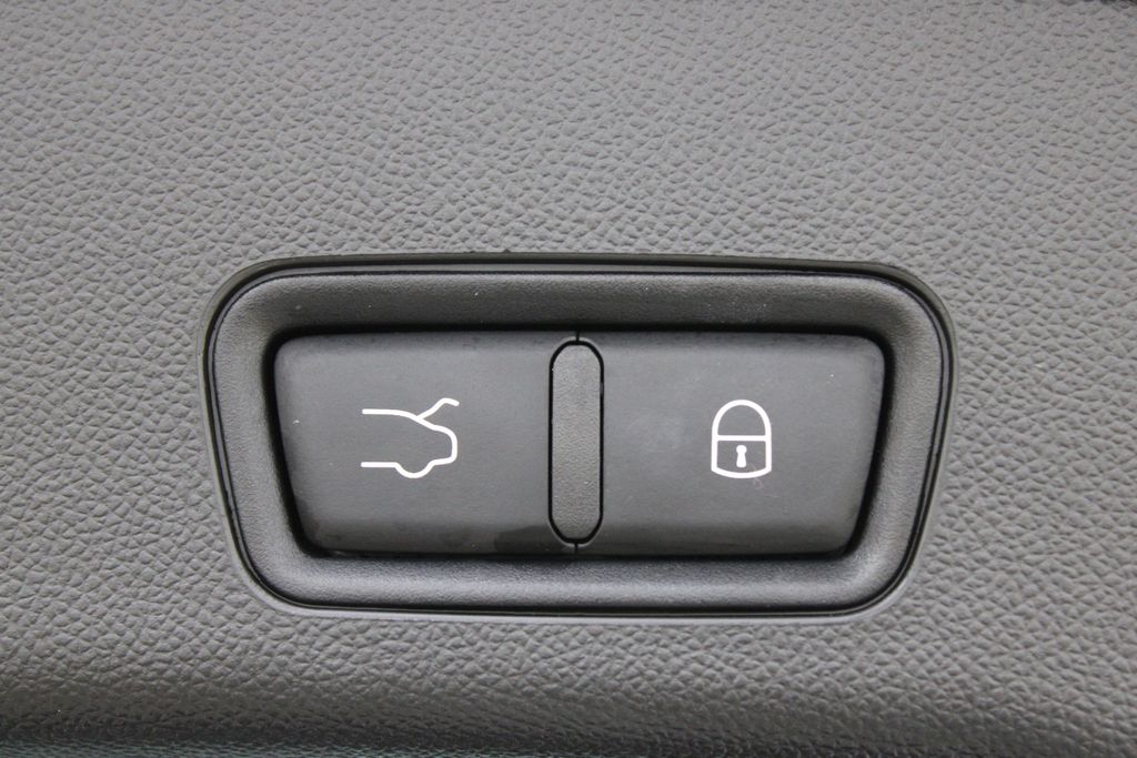 used 2024 Maserati Grecale car, priced at $39,999