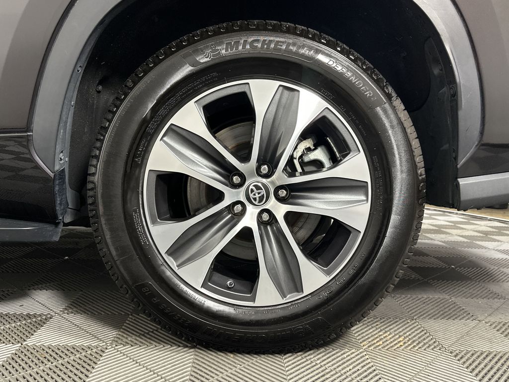 used 2022 Toyota Highlander car, priced at $34,711