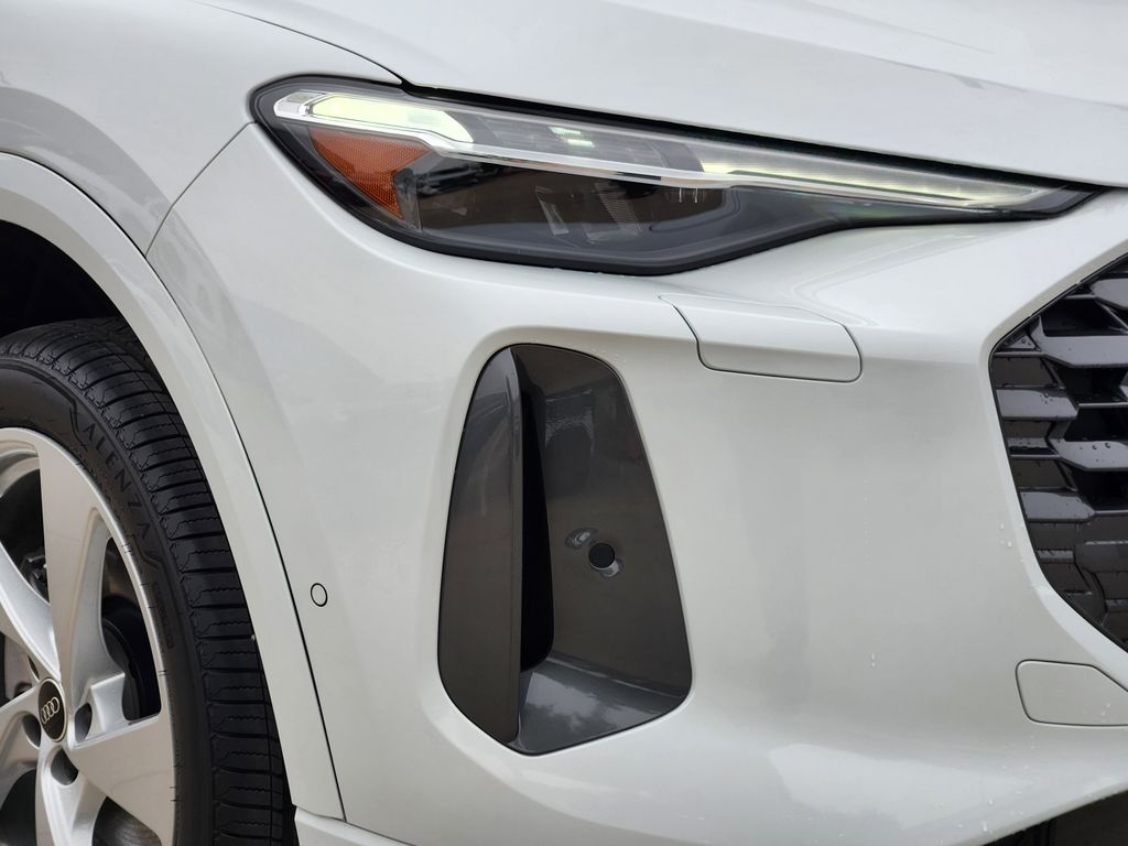 new 2025 Audi Q5 car, priced at $60,975