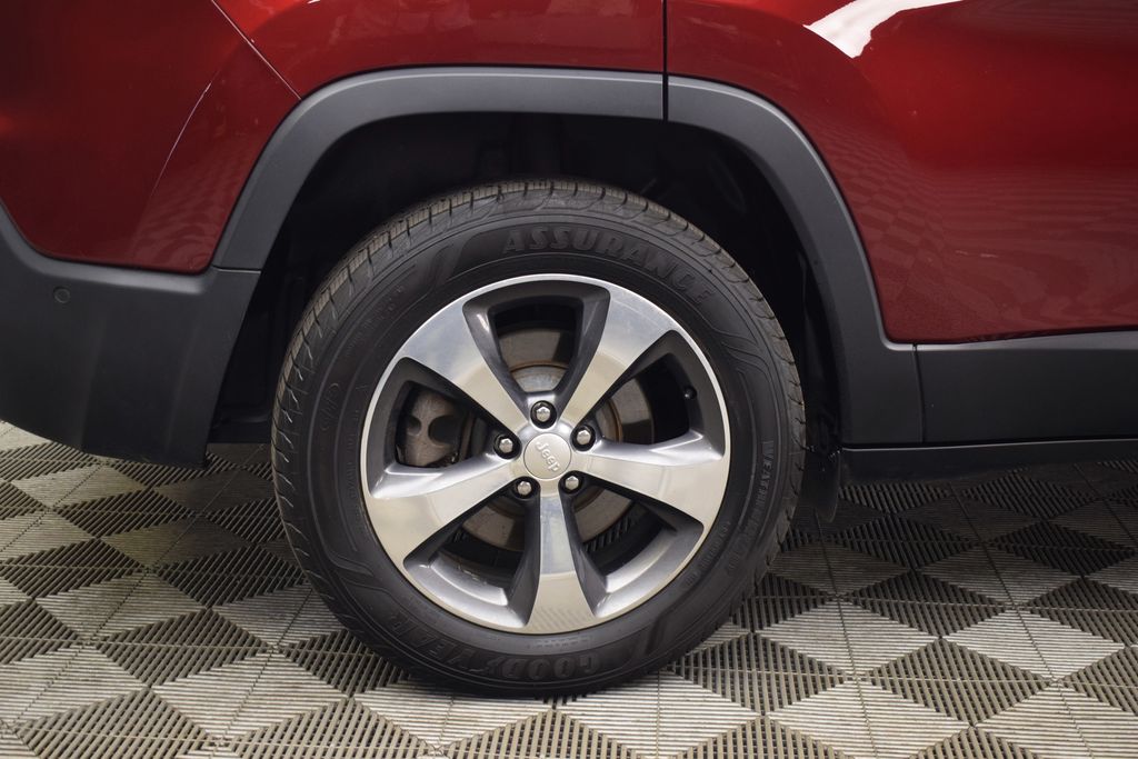 used 2019 Jeep Cherokee car, priced at $20,000