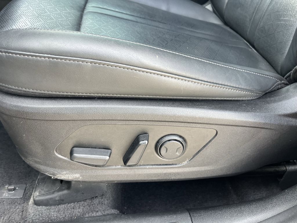 used 2023 Kia Sorento car, priced at $26,542