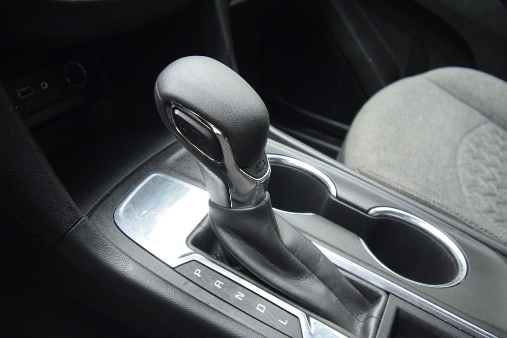 used 2024 Chevrolet Equinox car, priced at $22,300