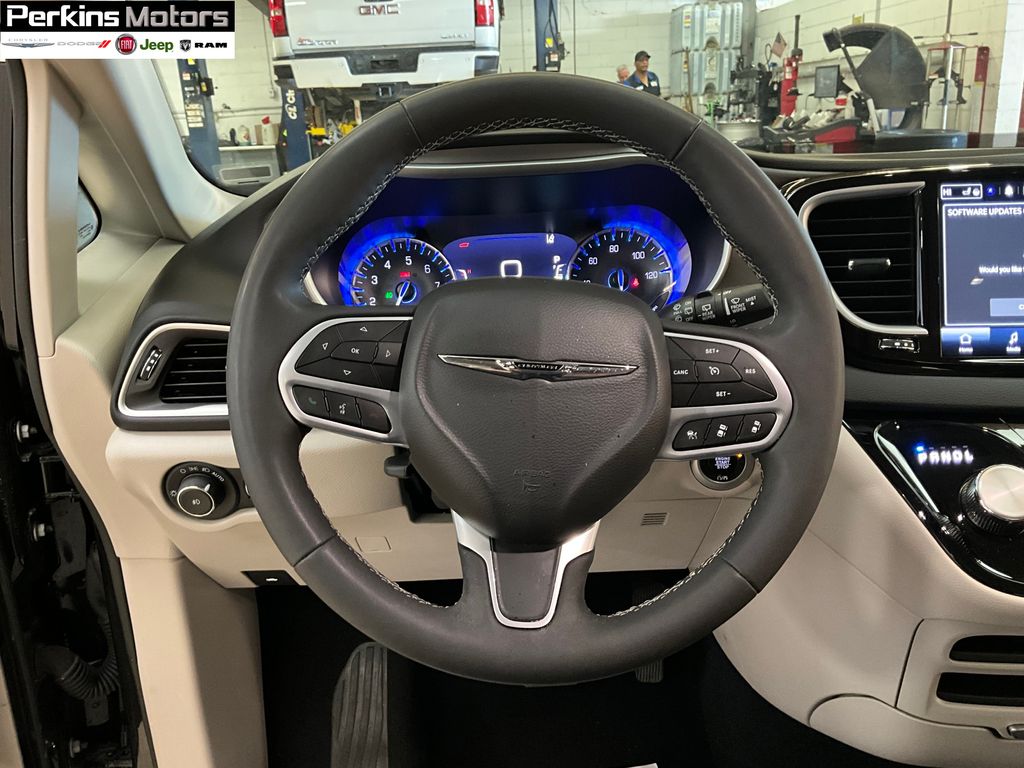 used 2024 Chrysler Pacifica car, priced at $29,492