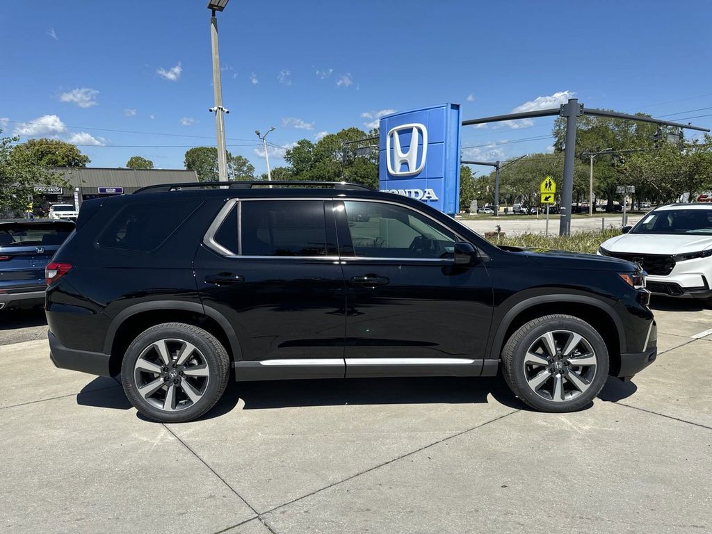 new 2025 Honda Pilot car, priced at $47,736