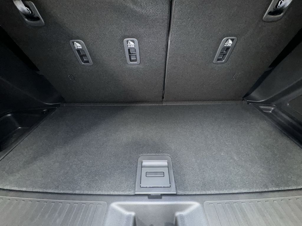 new 2025 Honda Pilot car, priced at $47,050