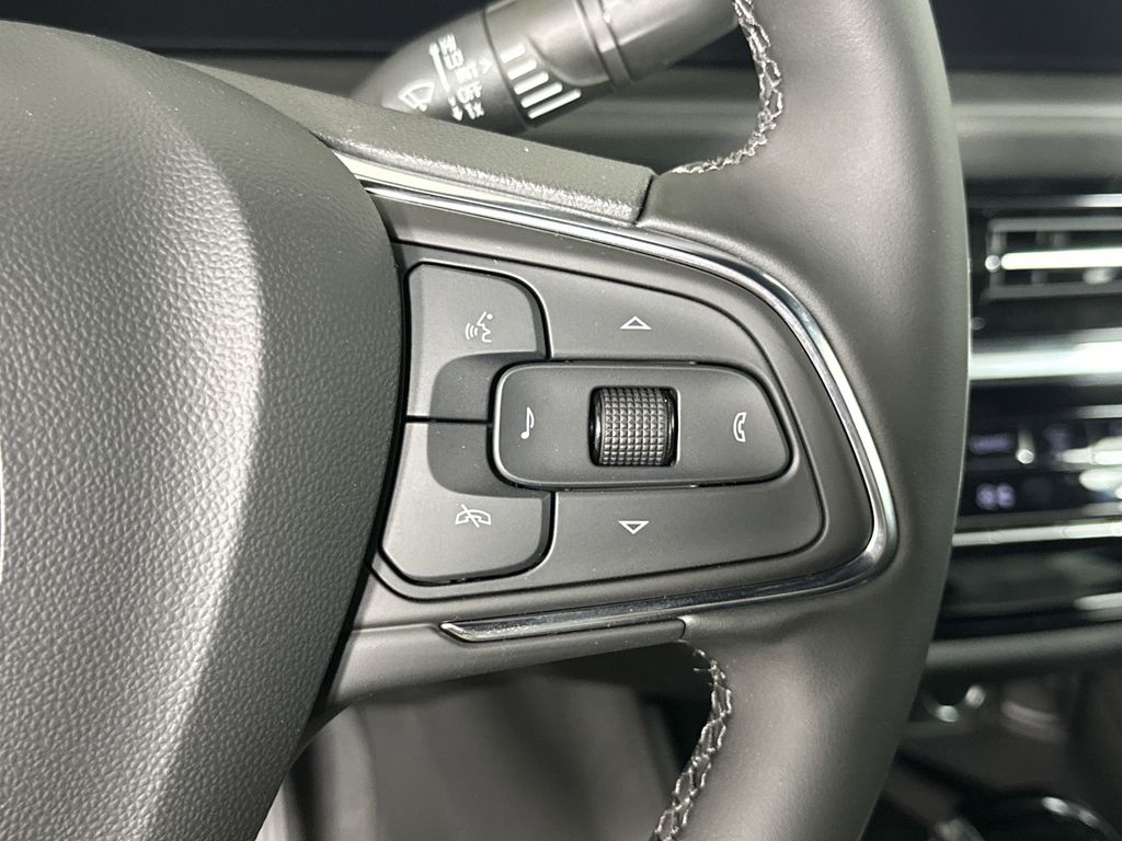 new 2025 Buick Envista car, priced at $30,095