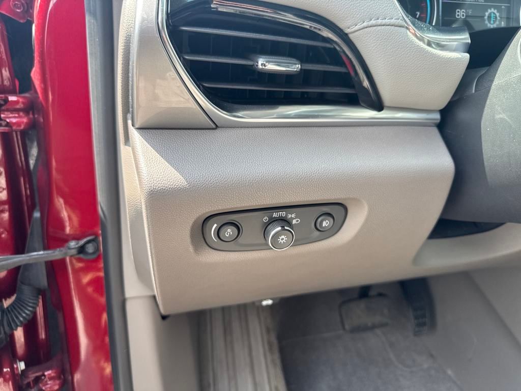 used 2018 Chevrolet Traverse car, priced at $20,500