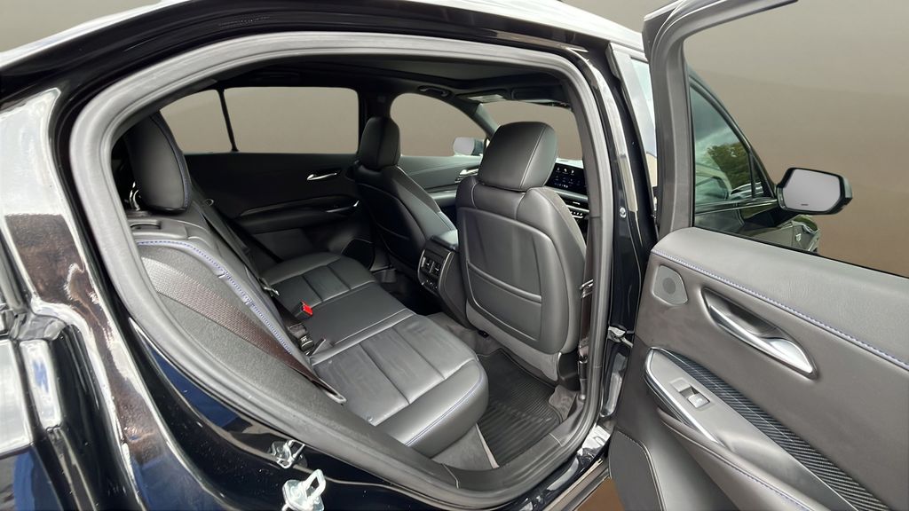 used 2024 Cadillac XT4 car, priced at $43,000