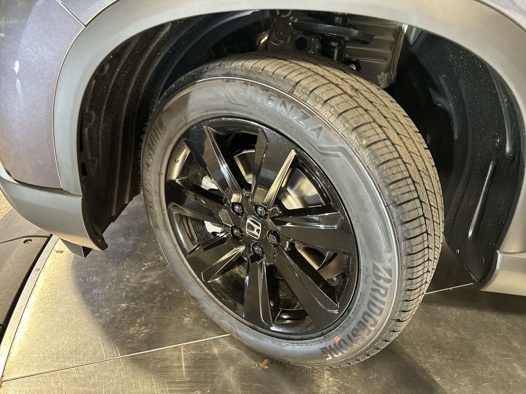 new 2025 Honda Pilot car, priced at $56,075