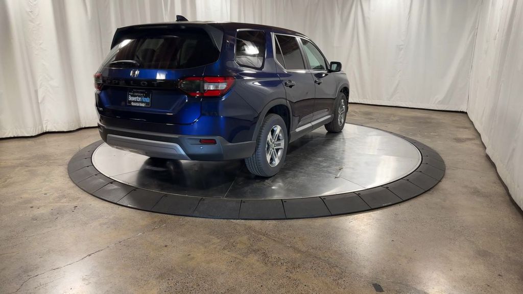 new 2025 Honda Pilot car, priced at $47,095