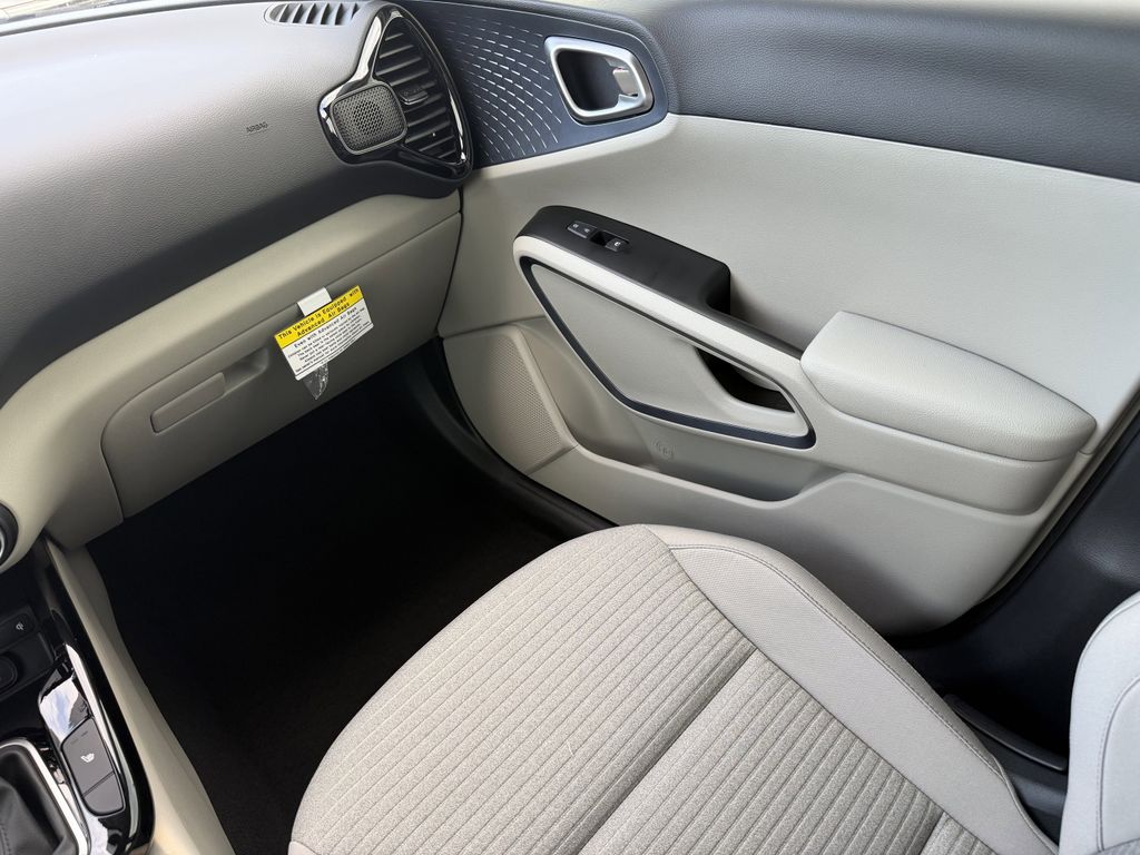 new 2025 Kia Soul car, priced at $25,042