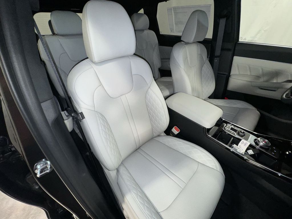 new 2025 Kia Sorento Hybrid car, priced at $47,682