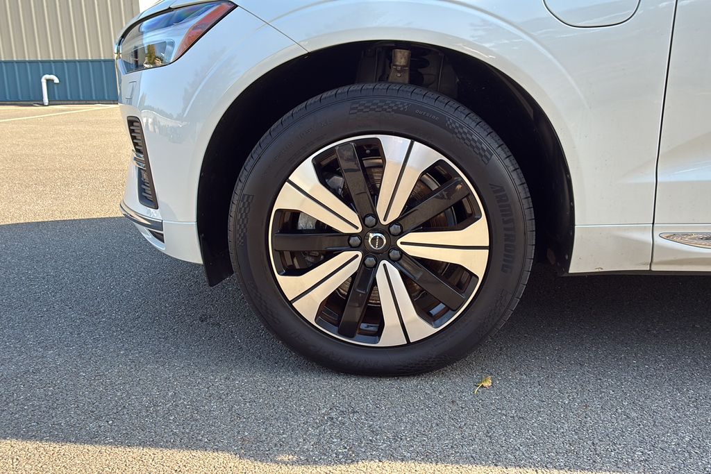 used 2023 Volvo XC60 Recharge Plug-In Hybrid car, priced at $36,400