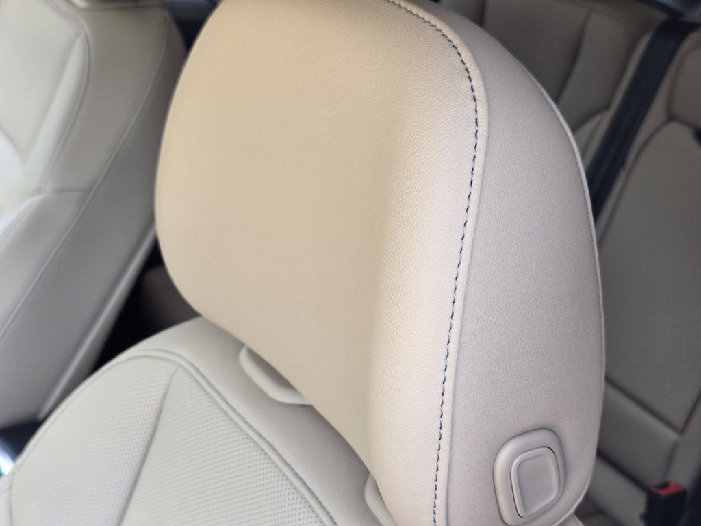 new 2025 Audi Q7 car, priced at $78,950
