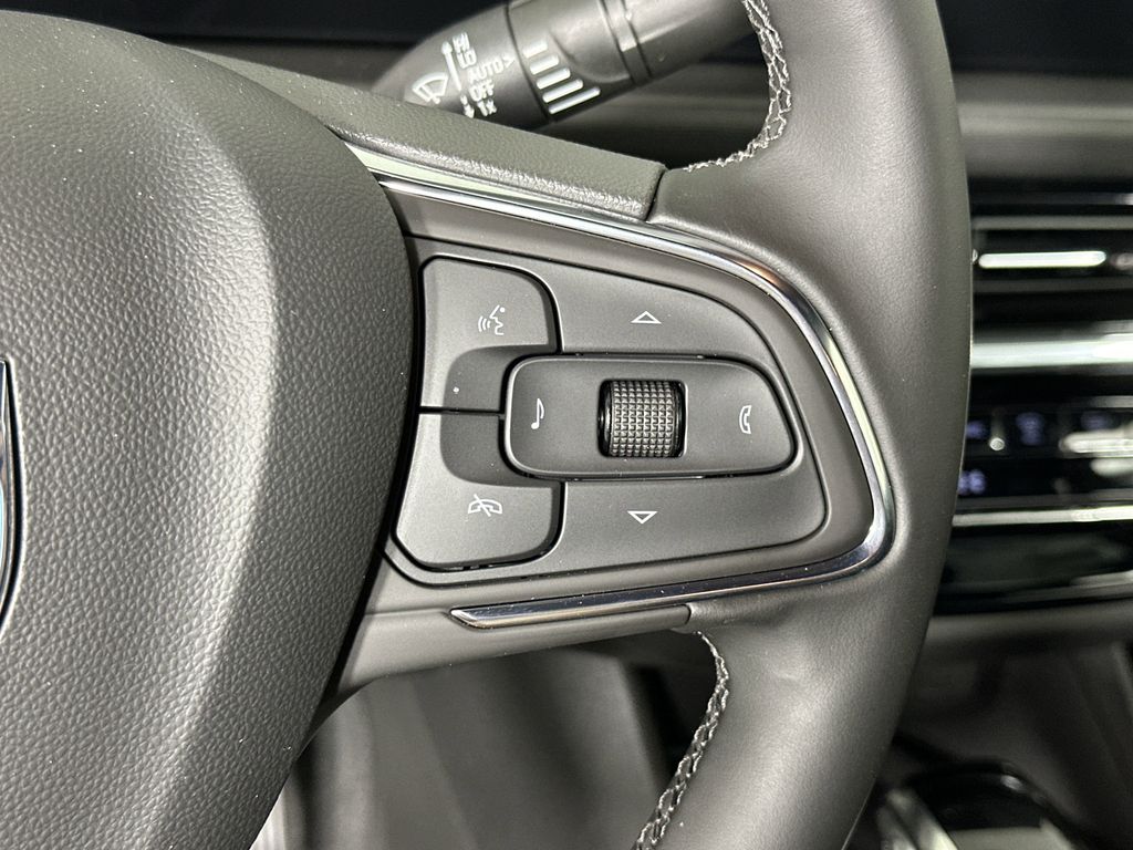 new 2025 Buick Envista car, priced at $31,085