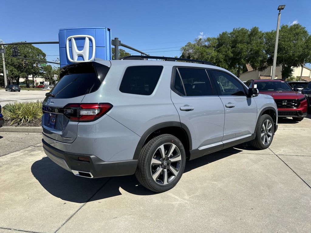 new 2025 Honda Pilot car, priced at $50,340