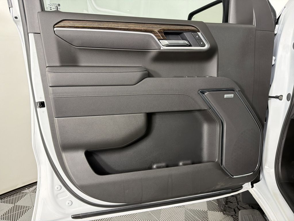 new 2025 GMC Sierra 1500 car, priced at $56,729