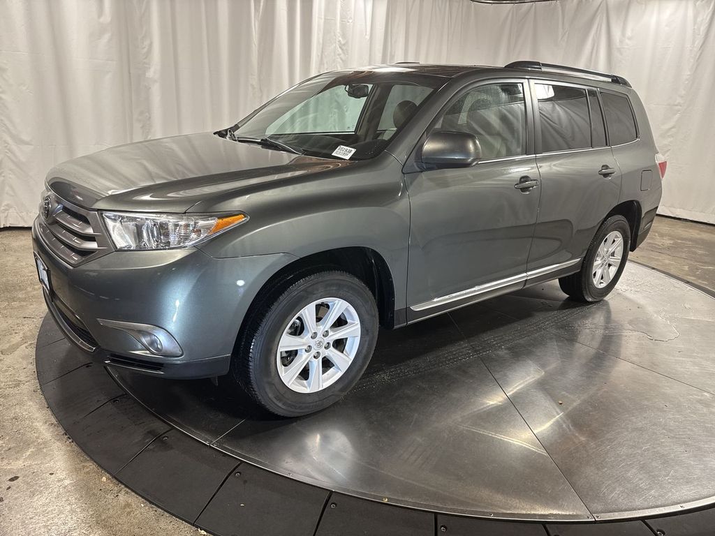 used 2013 Toyota Highlander car, priced at $14,992