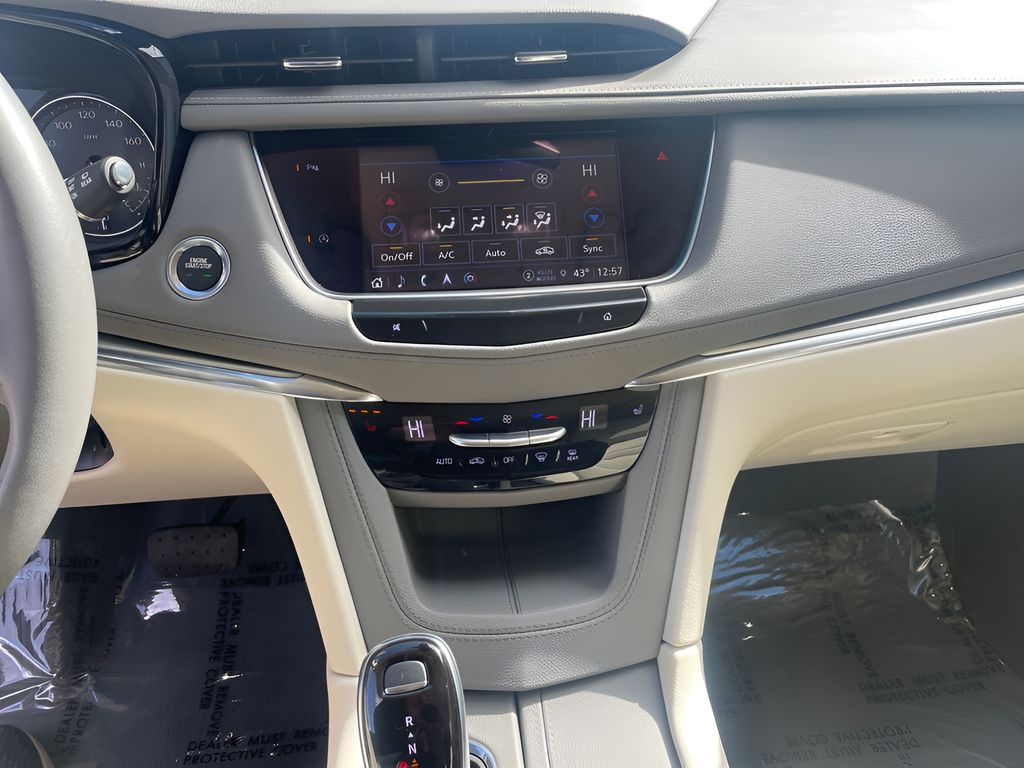 used 2022 Cadillac XT5 car, priced at $37,500