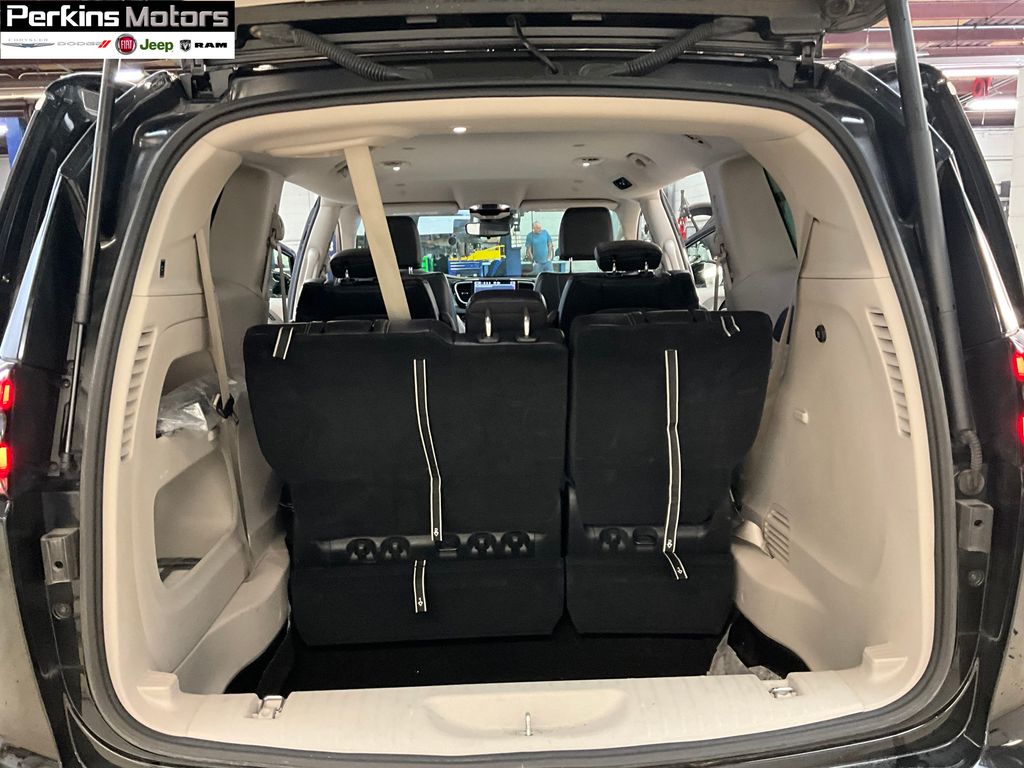 used 2024 Chrysler Pacifica car, priced at $29,492