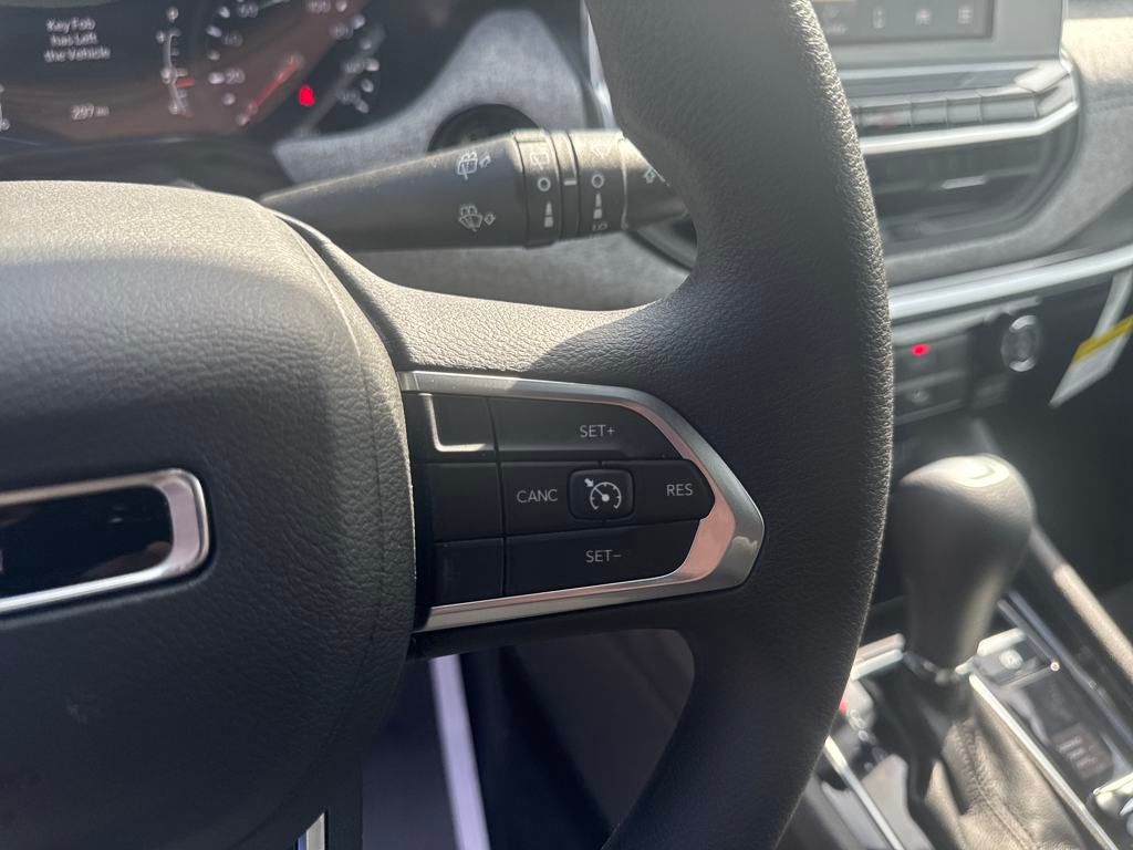 new 2025 Jeep Compass car, priced at $26,900