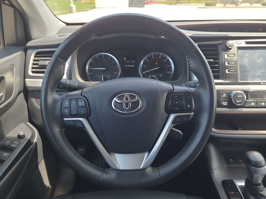 used 2019 Toyota Highlander car, priced at $29,986