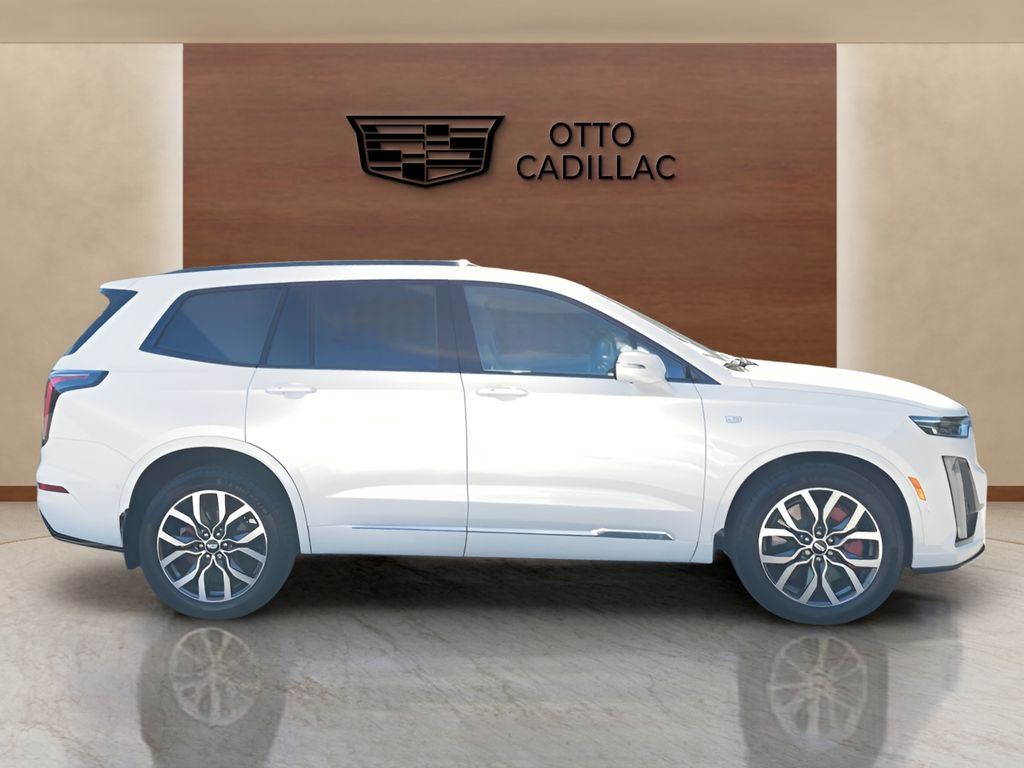 used 2022 Cadillac XT6 car, priced at $37,000