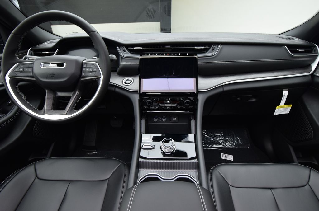 new 2025 Jeep Grand Cherokee L car, priced at $44,995