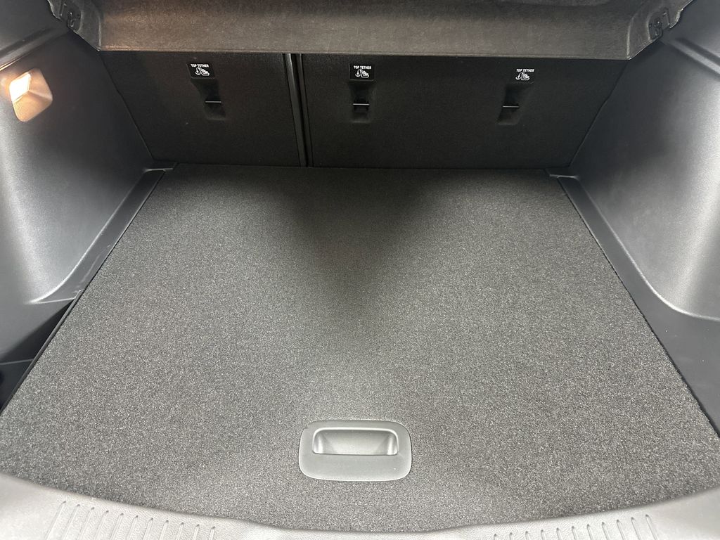 new 2025 Buick Envista car, priced at $31,085