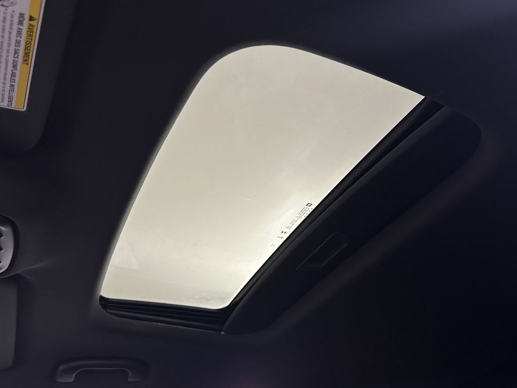 new 2025 Buick Envista car, priced at $28,080