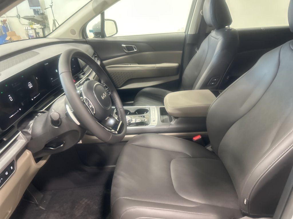 new 2026 Kia Carnival Hybrid car, priced at $45,385