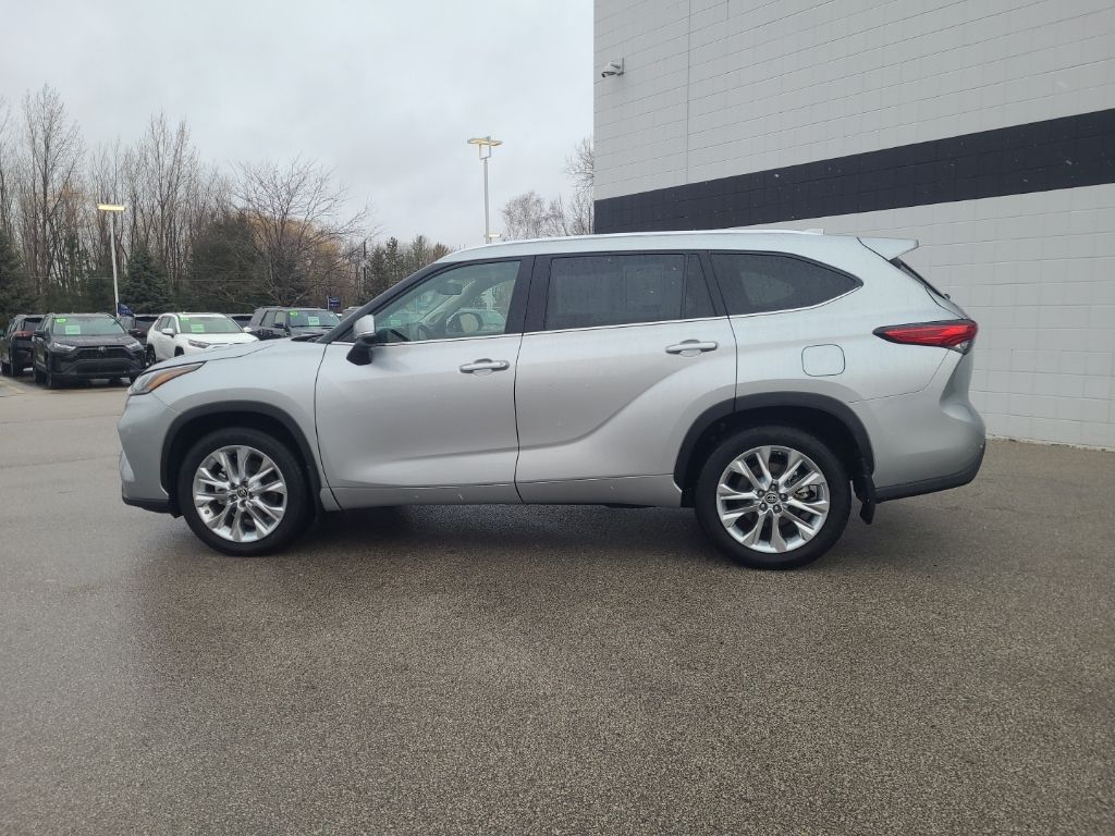 used 2021 Toyota Highlander car, priced at $41,209