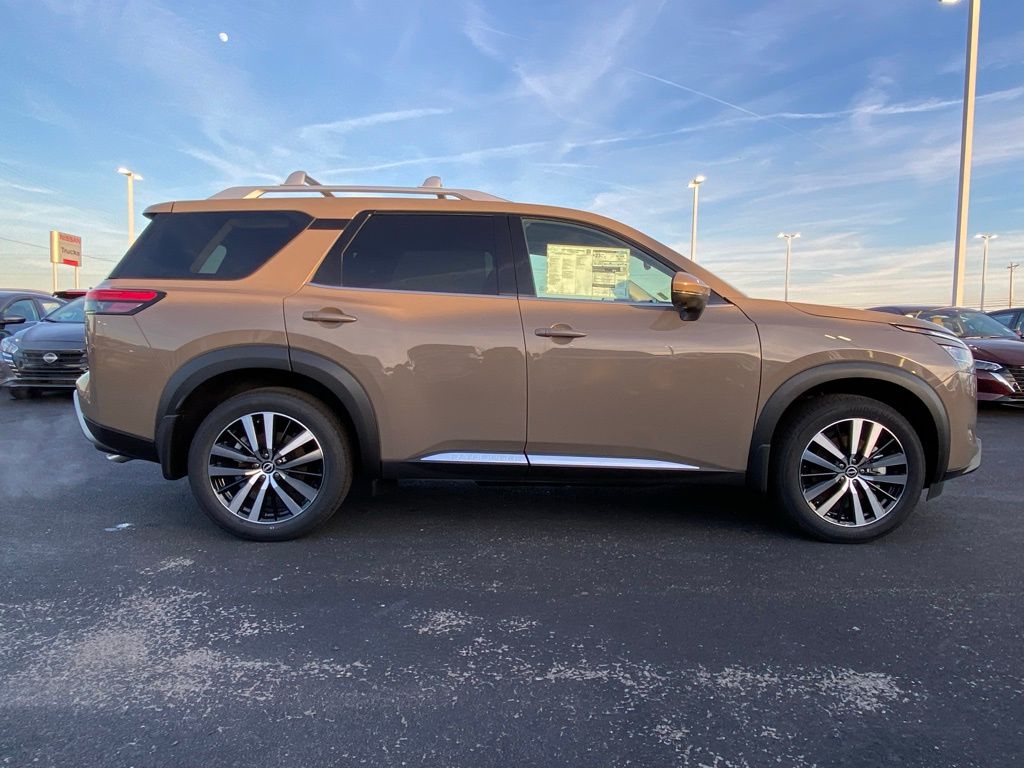 new 2024 Nissan Pathfinder car, priced at $42,920