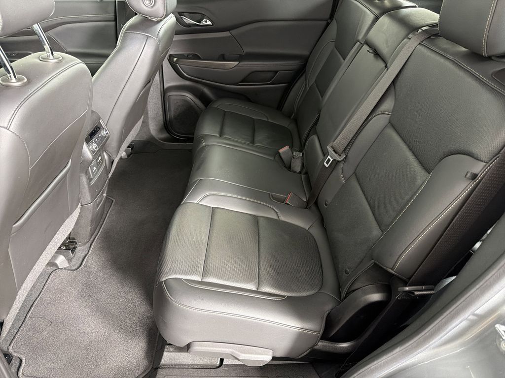 used 2023 GMC Acadia car, priced at $26,555