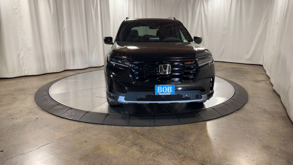 new 2025 Honda Pilot car, priced at $50,895