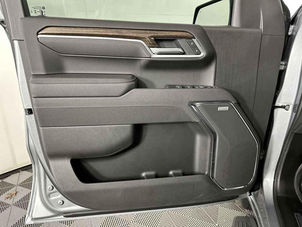 new 2025 GMC Sierra 1500 car, priced at $59,779