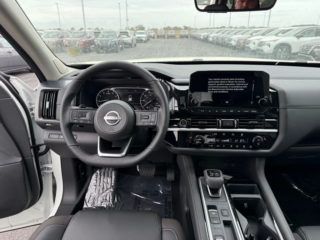 new 2024 Nissan Pathfinder car, priced at $40,915