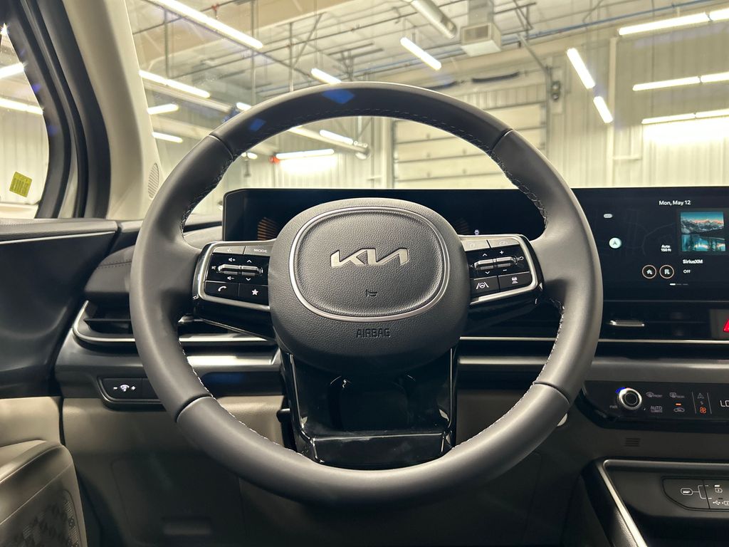 new 2025 Kia Carnival car, priced at $40,495