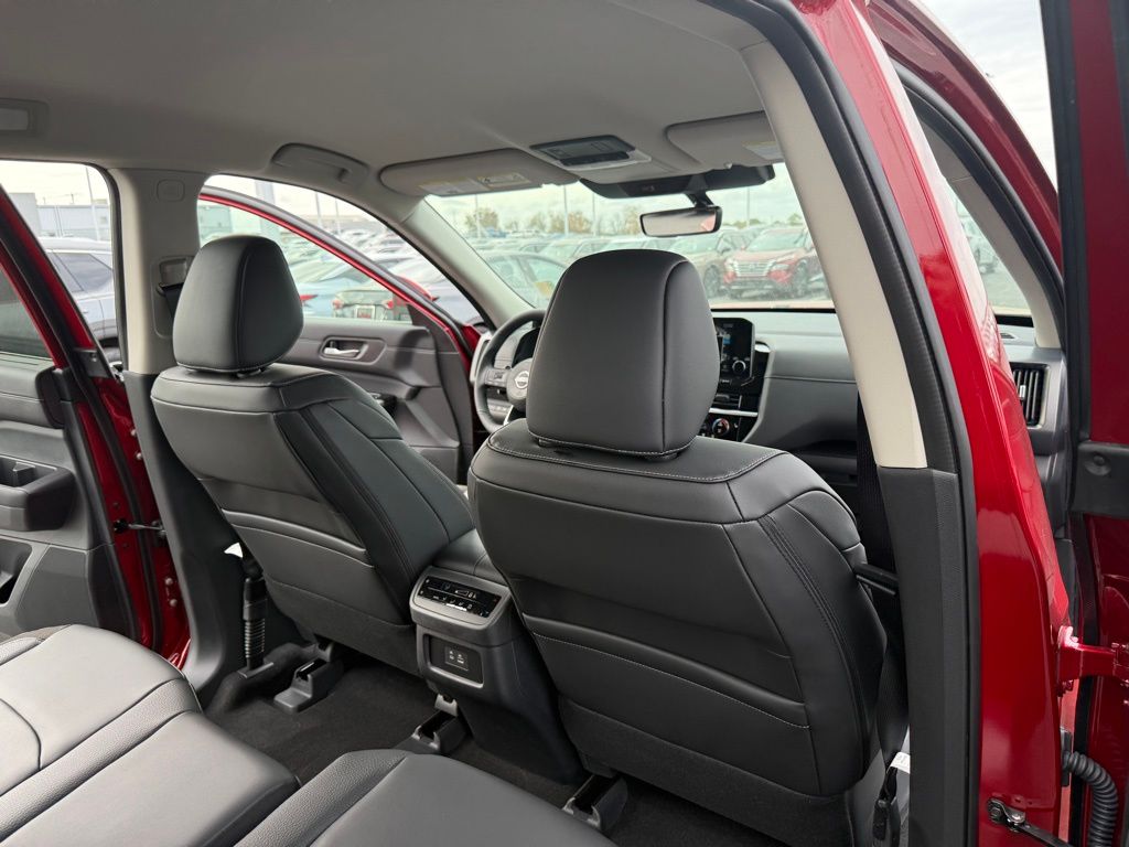 new 2024 Nissan Pathfinder car, priced at $37,925