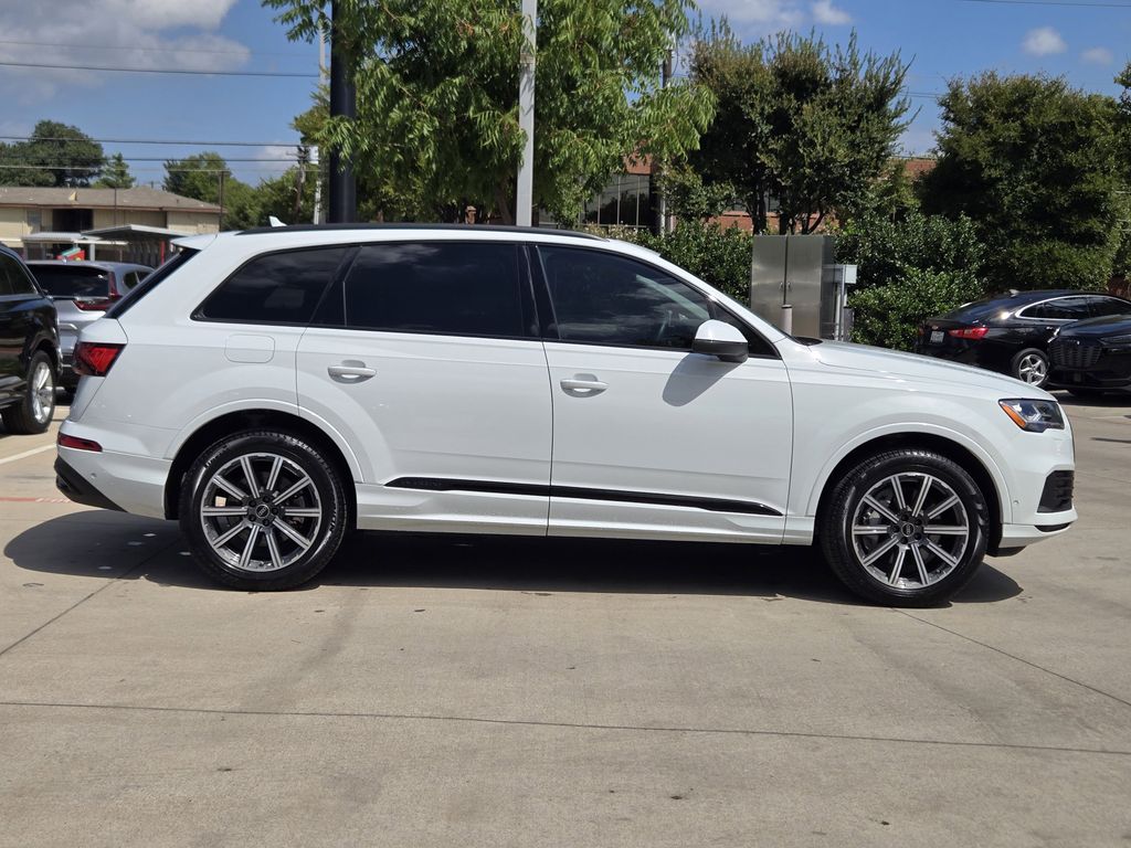 used 2023 Audi Q7 car, priced at $40,283